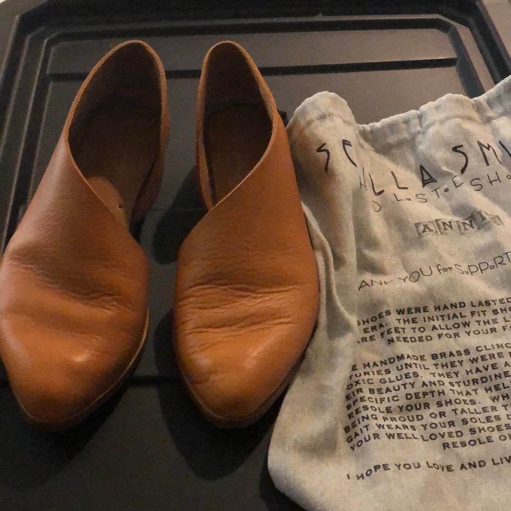 Sevilla smith Sandy leather flats